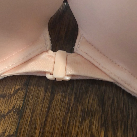 VS NWOT - 34DD Very Sexy Push-up w/front closure - Picture 2 of 8